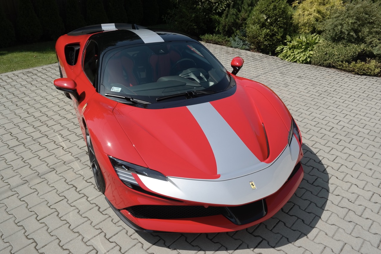 Ferrari SF90